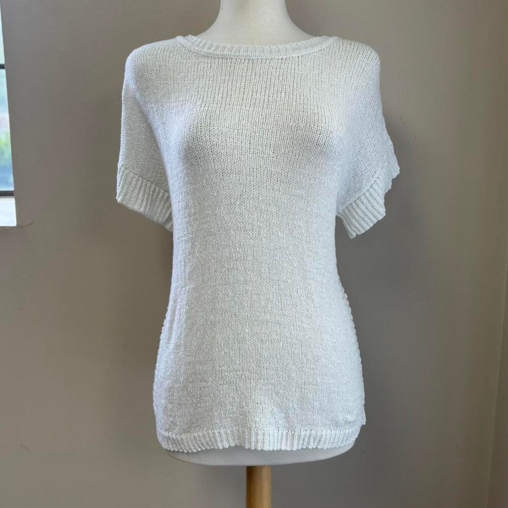 Cable and Gauge White Knit Mesh Short Sleeved Blouse Great Condition Size Large